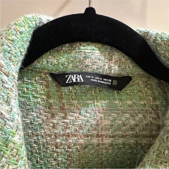 ⭐️Hodt Pick⭐️ Zara cropped green tweed button jacket small - Picture 7 of 9